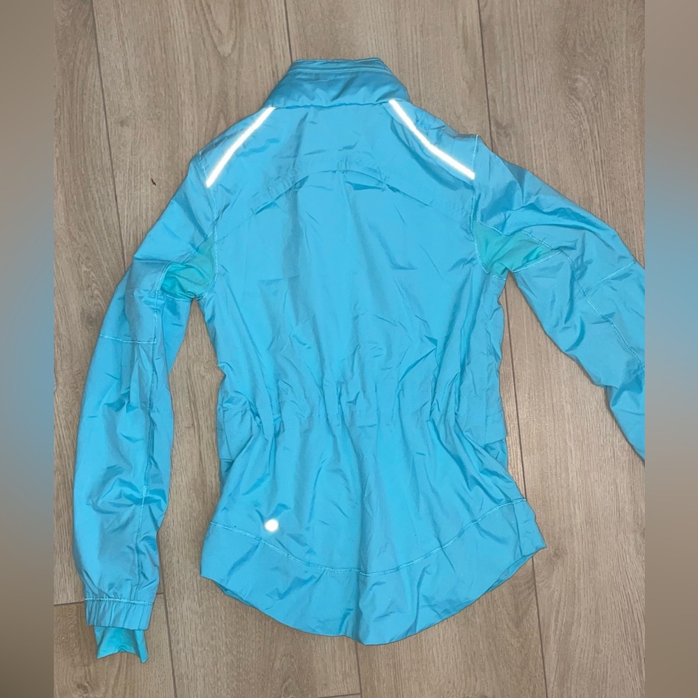 Lululemon jacket - Picture 6 of 10